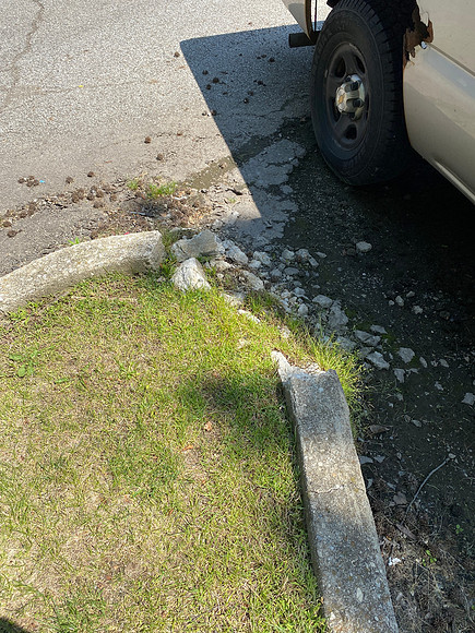 5393_CornerCurb_ByNoParking_14